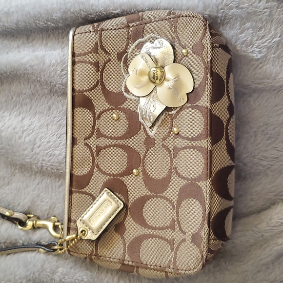 Coach Wristlet - Picture 2 of 9